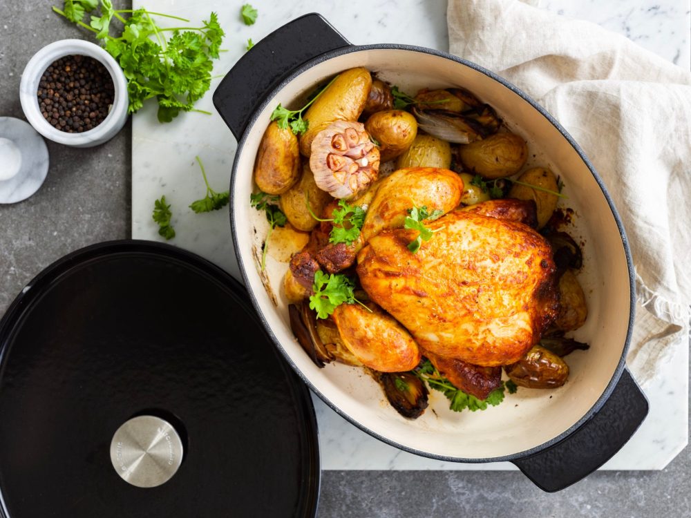 Oval Covered Casserole 30cm (5.6L) Onyx Black - Image 4